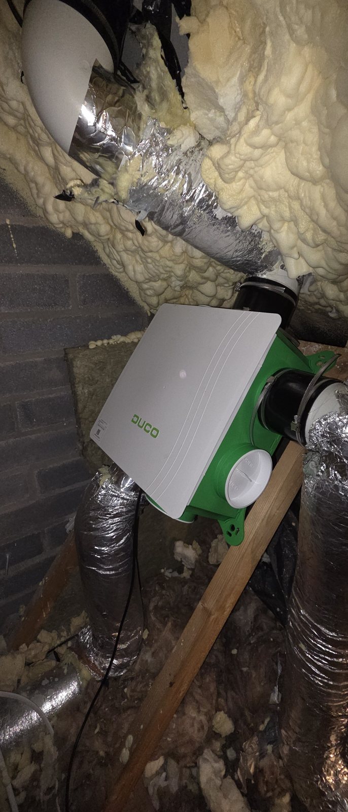 DucoBox fitted in a spray-foamed attic