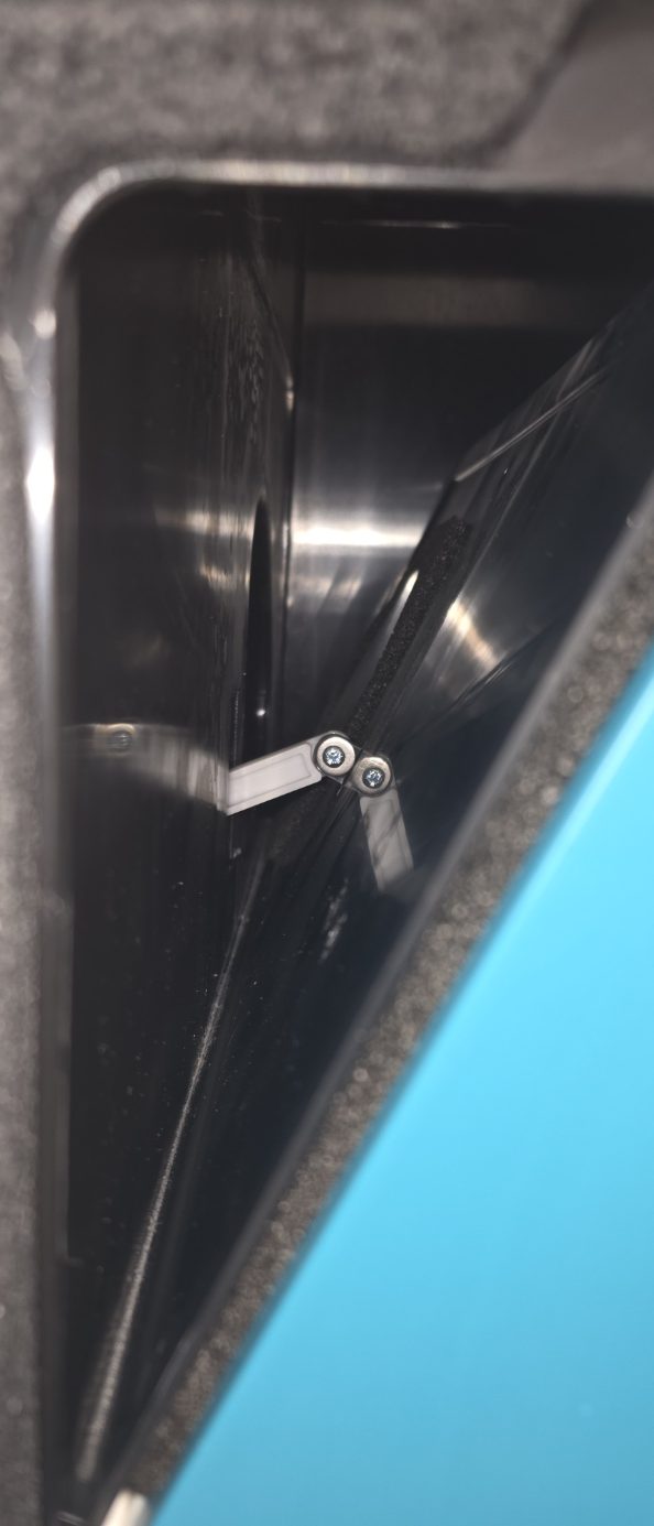 Summer bypass flap inside an MVHR unit